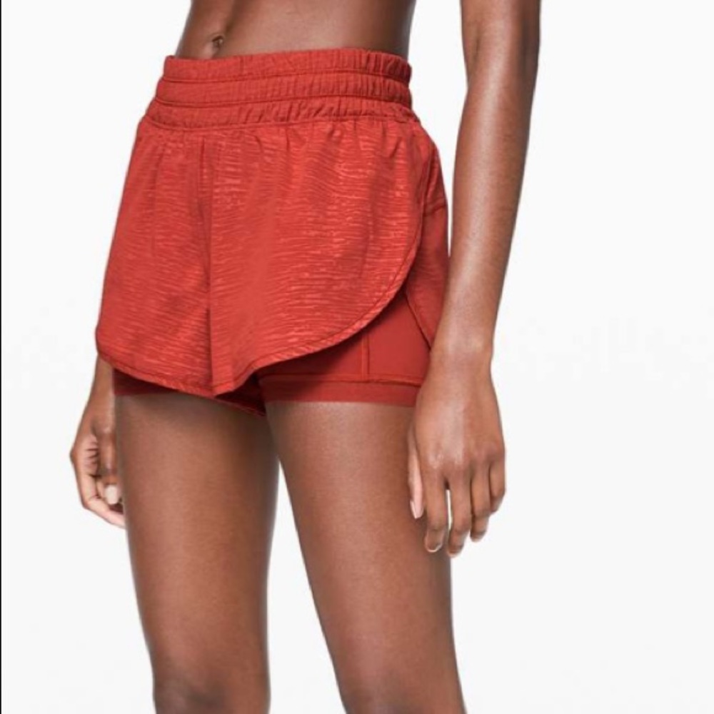 Lululemon size 10 boot camp ready short in cayenne